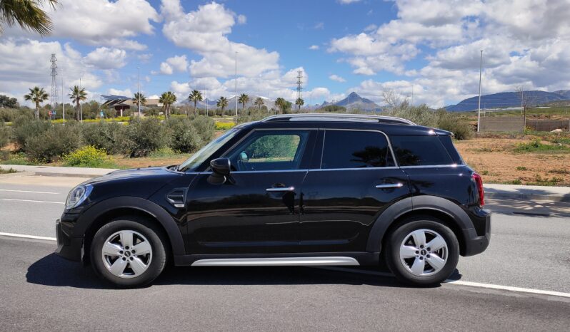 
								MINI COUNTRYMAN One D full									